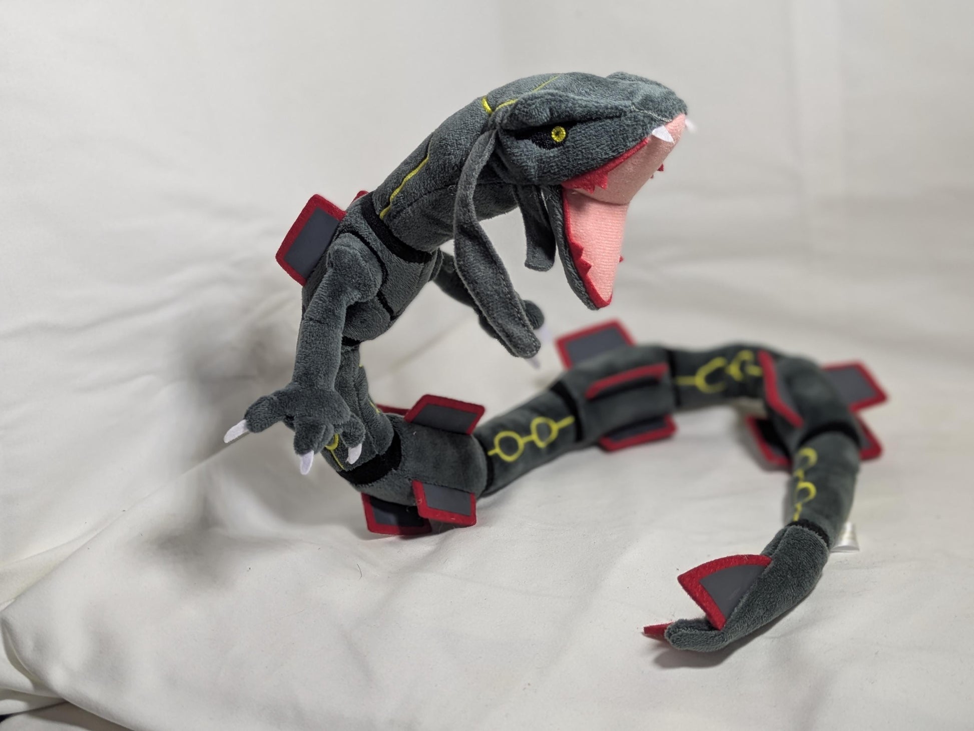 Geschenk für Furry-Fans, Furry Fandom, PP Baumwolle, Kristallplüsch, Anime Plüschtier, Kawaii Plüsch 80cm Rayquaza Niedliches Taschenmonster Plüschtier – Weich & Kuschelig für alle Fans! 80 cm Rayquaza Lie Kong Sitting Sky Dragon Crack Sitting Green Dragon Black Dragon Skeleton Shaped Plush Doll Adorable Pocket Monster Plush Rayquaza, pokemon, Furry, レックウザ, weiches Stofftier, superweiches Plüschtier, Kawaii,